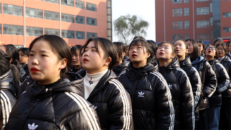 郑州商业技师学院女生图片